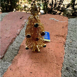 Vintage Carola's Couturier
Collection Christmas Tree Brooch NWT